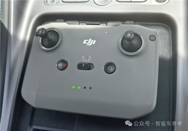 比亚迪联手大疆！奶爸车17万开卖 车顶还带“停机坪”