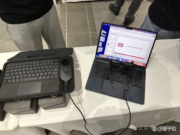 AI眼镜+键盘+配件=6999元 不不不 这叫空间计算机