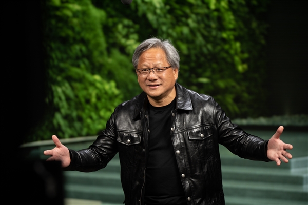 美国已废除《AI扩散规则》 黄仁勋发声批评：这个规则存在错误