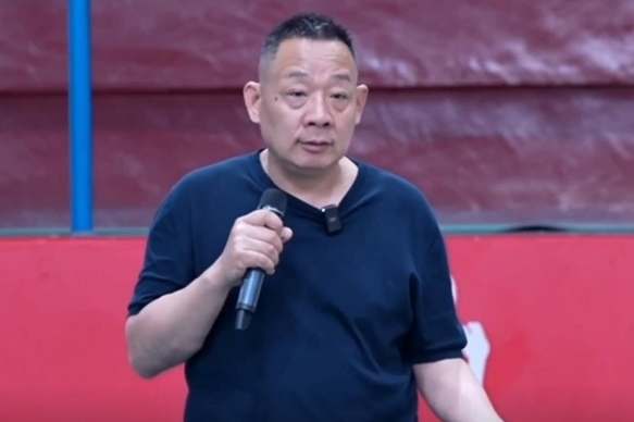 胖东来高管集体发声柴怼怼后  于东来痛批：没有勇敢正义的精神 我的悲哀