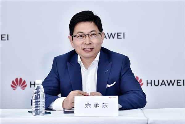 余承东车展金句：鸿蒙智驾就是第一、某公司有强大流量 只做一款车就卖爆
